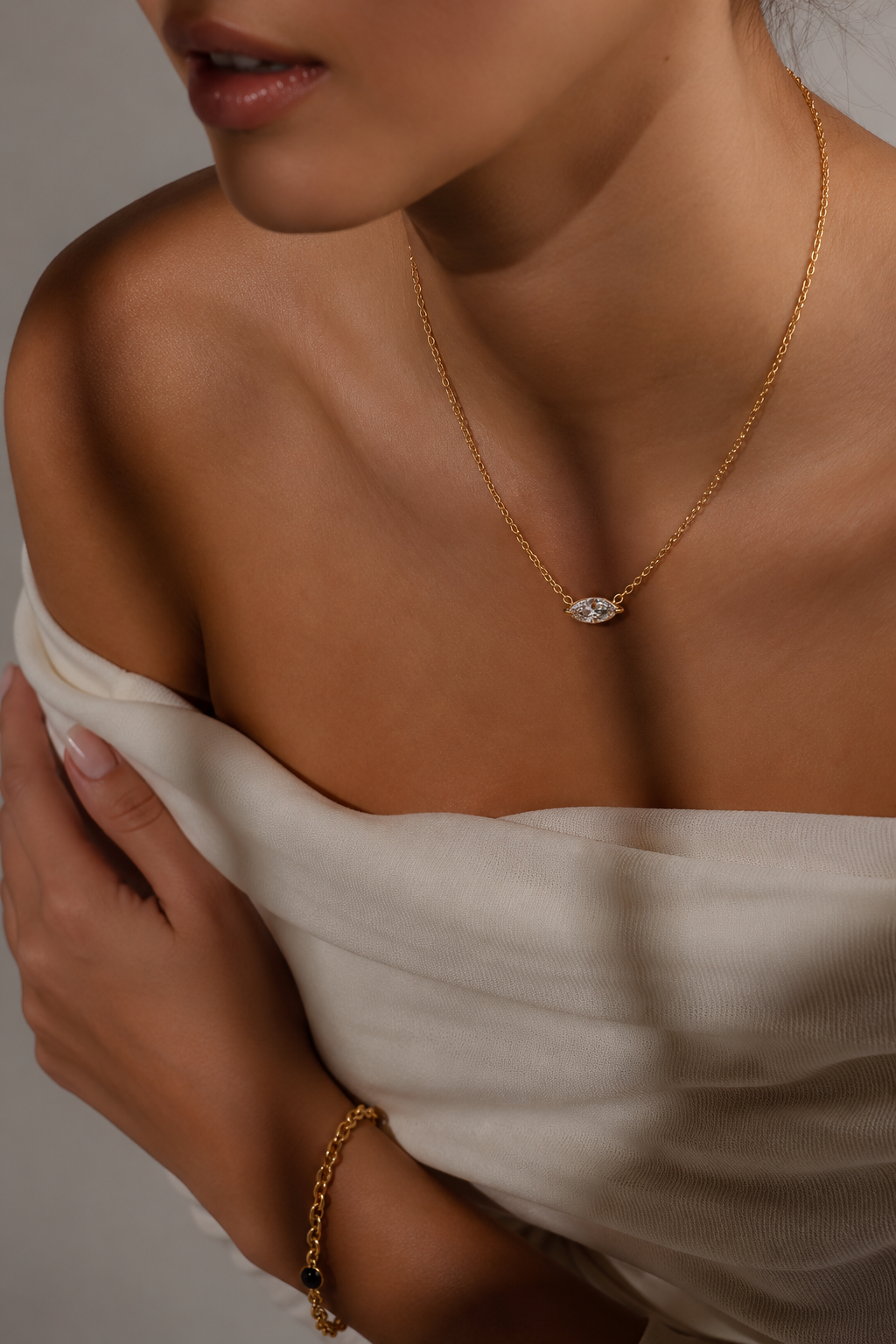 aune neckchain