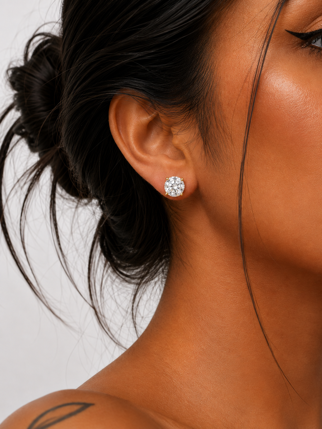 soraya round stud
